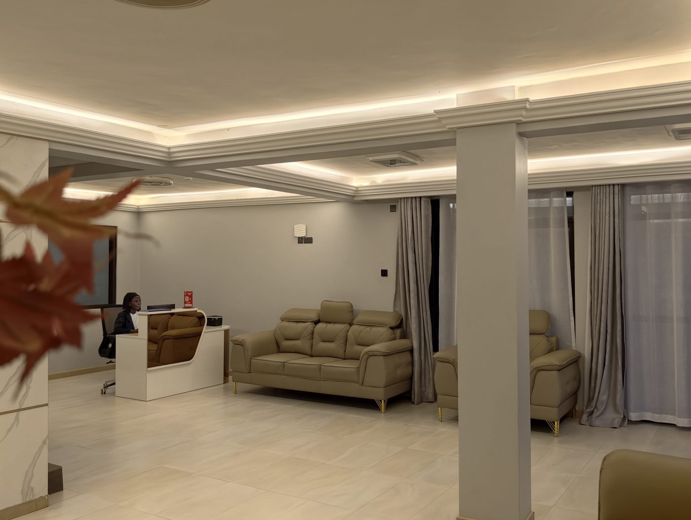 Bakerm Hotel reception desk and welcome area